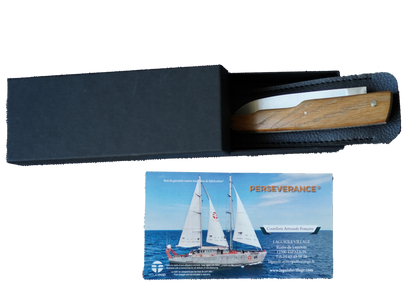 Couteau Laguiole en chêne marqué PERSEVERANCE